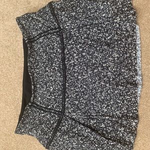 Lululemon Skort size 8-EUC